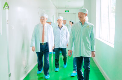 Viện sĩ Nguyễn Văn Đệ – Nhà kiến tạo hệ sinh thái y tế tư nhân Việt Nam thăm và làm việc tại nhà máy Anvy